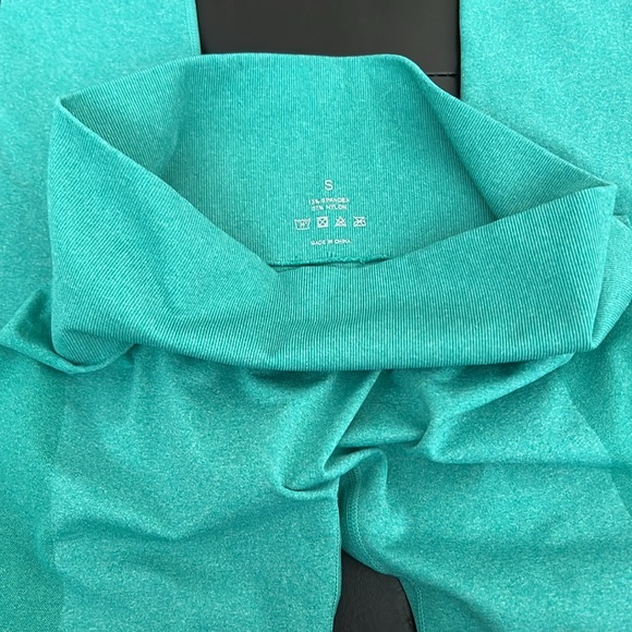 mistletoe nvgtn contour leggings - Picture 2 of 2